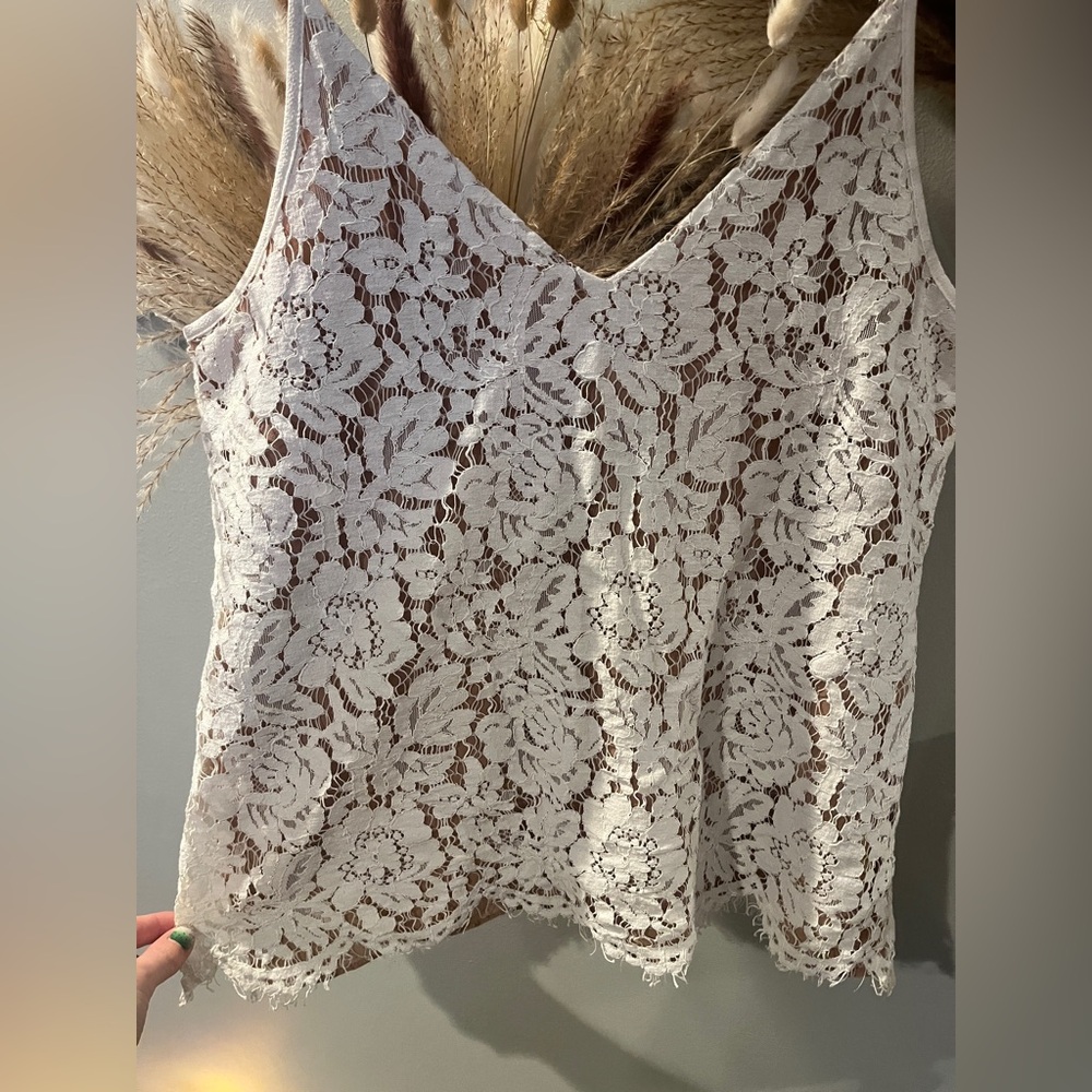 Like new lace tank